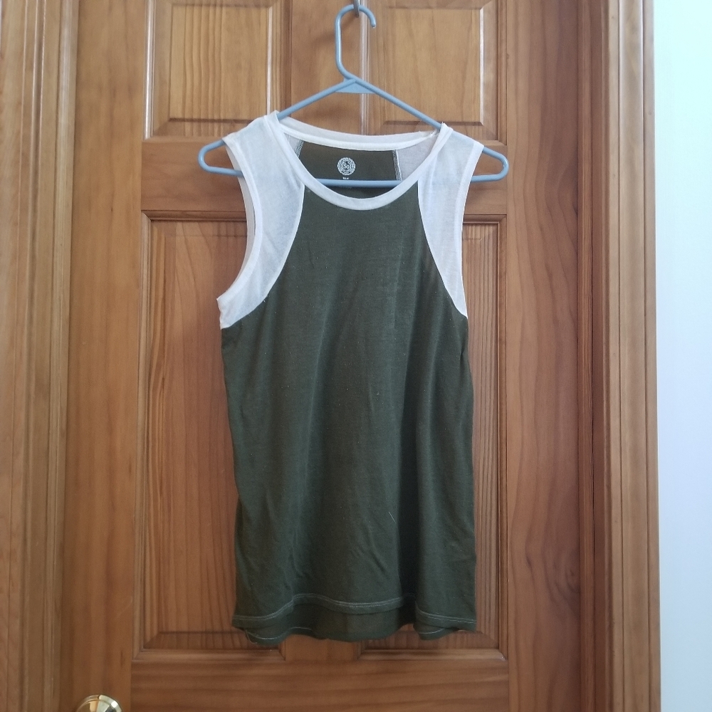 Green and white muscle tee